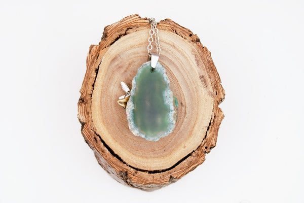 Fairy and Mushroom Agate Slice Necklace (Dyed Green, Fantasy Jewelry) fripparie