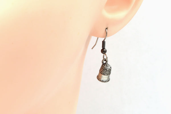 Peter Pan Kiss Mismatched Earrings with Acorn and Thimble Charms (Fantasy Jewelry) fripparie